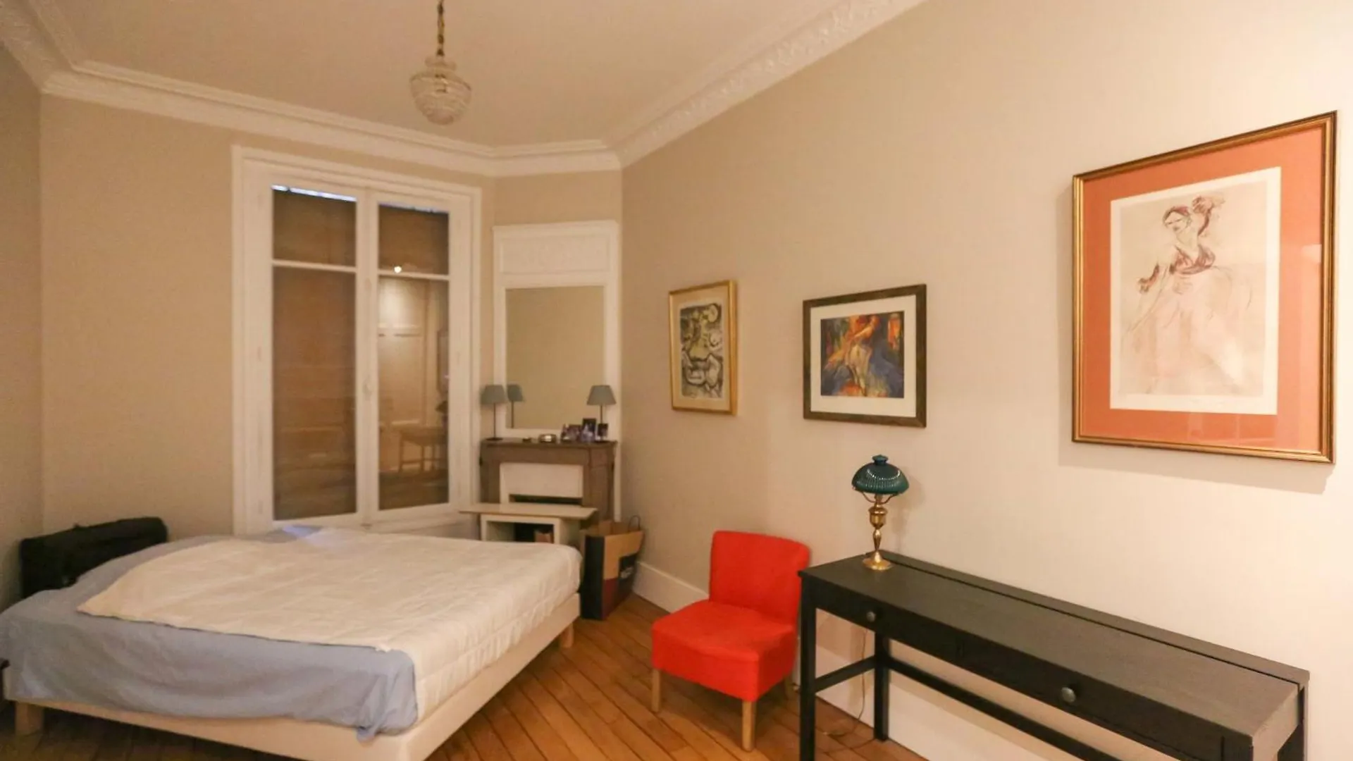 T2 Apartment On The Banks Of The Seine Paris