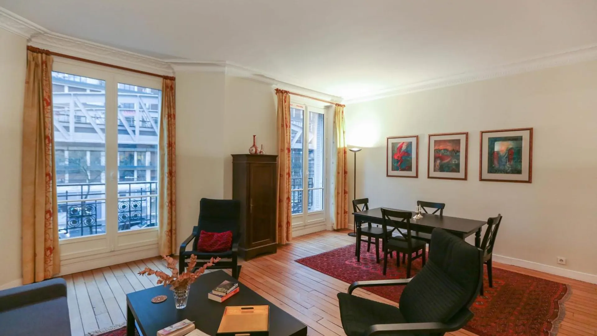 T2 Apartment On The Banks Of The Seine Paris