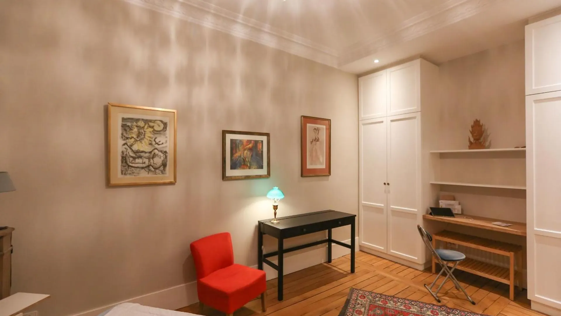 T2 Apartment On The Banks Of The Seine Paris